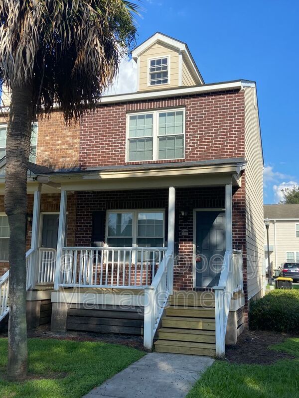 Downtown 2 bedroom townhome property image