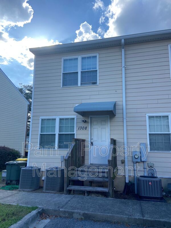 Downtown 2 bedroom townhome property image