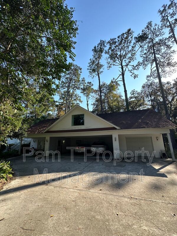 1 Bedroom apartment in a gated neighborhood with utilities included! property image