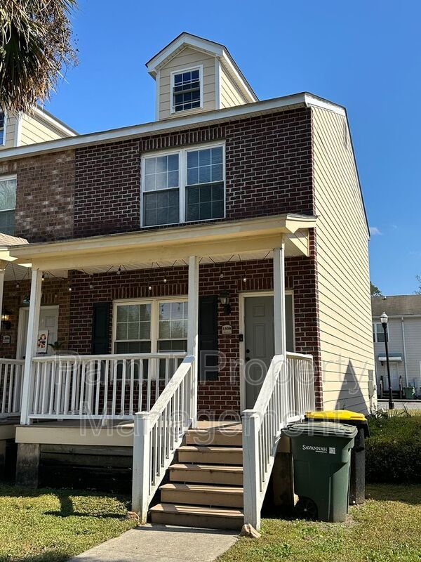 Downtown 2 bedroom townhome property image