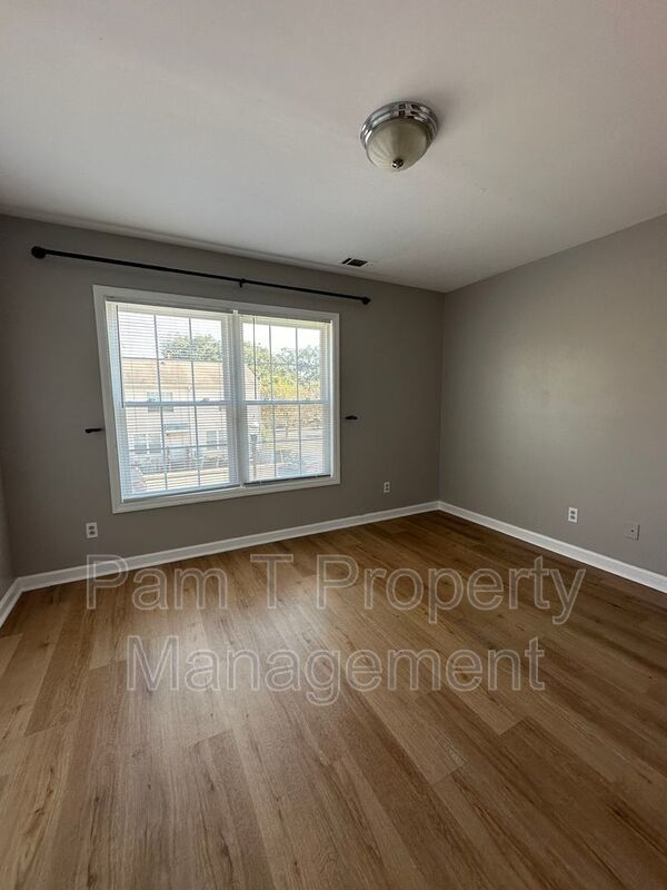 Downtown 2 bedroom townhome property image