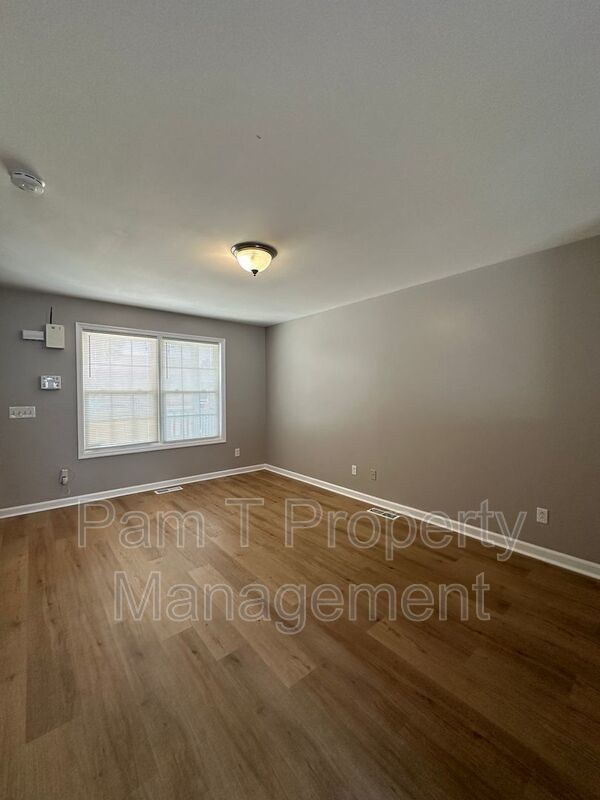 Downtown 2 bedroom townhome property image