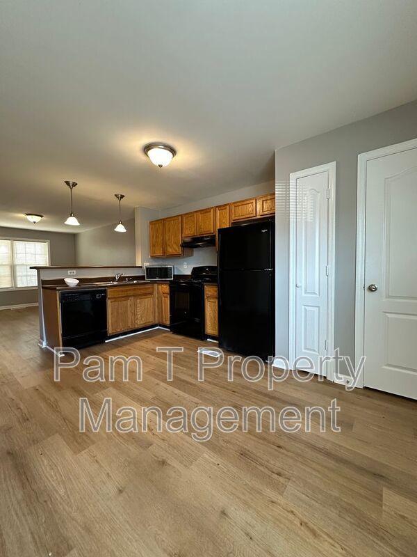 Downtown 2 bedroom townhome property image
