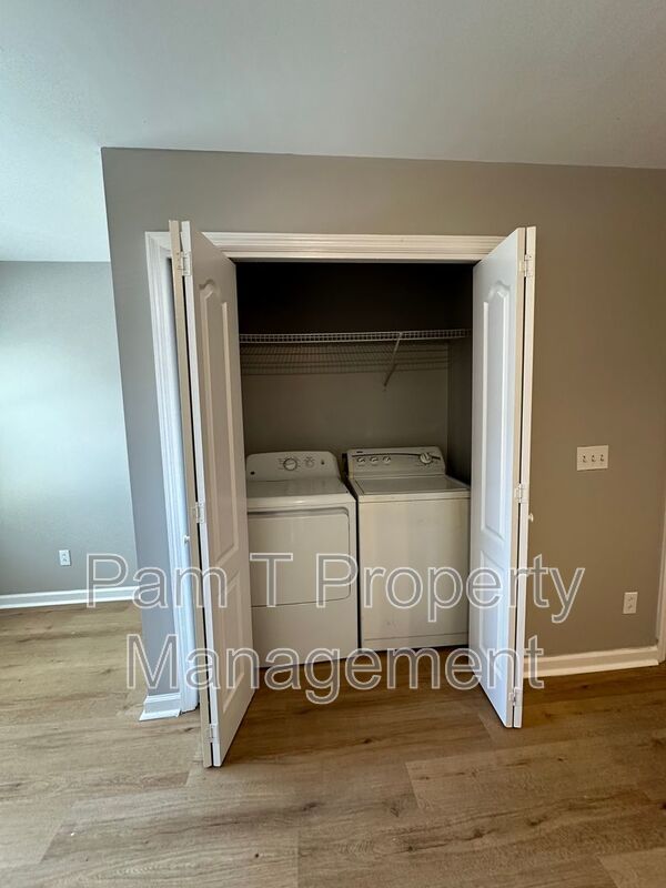 Downtown 2 bedroom townhome property image