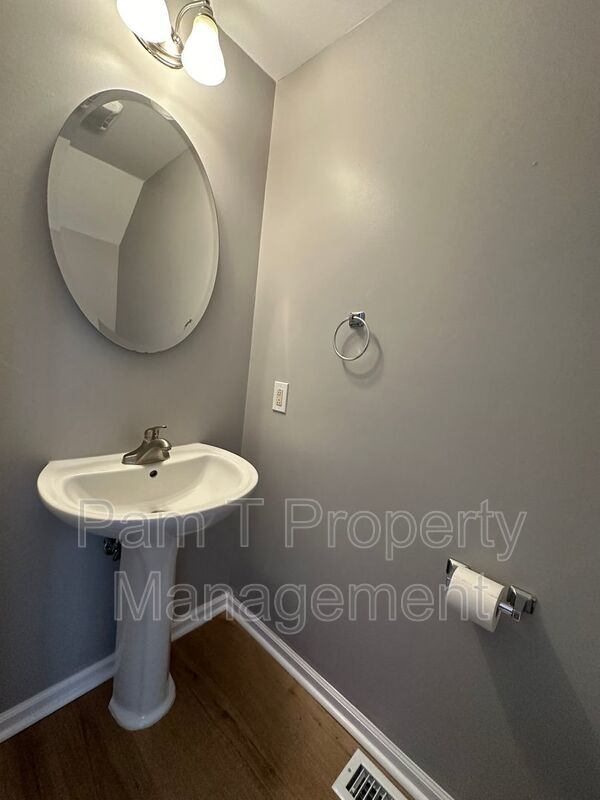 Downtown 2 bedroom townhome property image