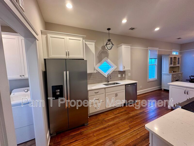 Beautiful 2 bedroom in Victorian District property image