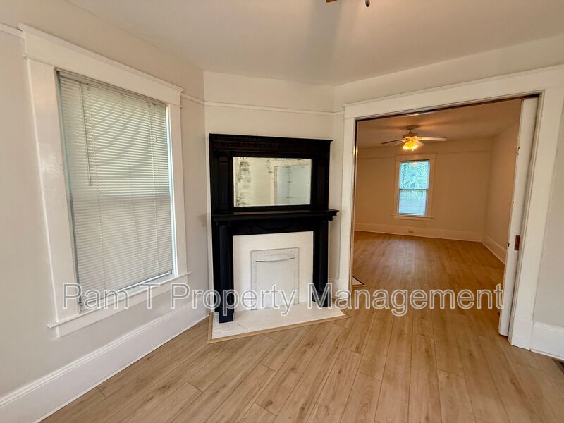 3 bedroom downtown house property image