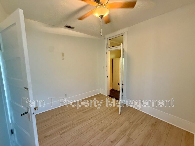 3 bedroom downtown house property image