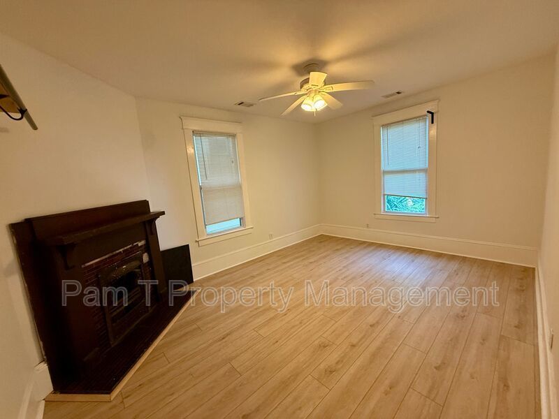 3 bedroom downtown house property image