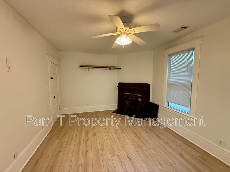 3 bedroom downtown house property image