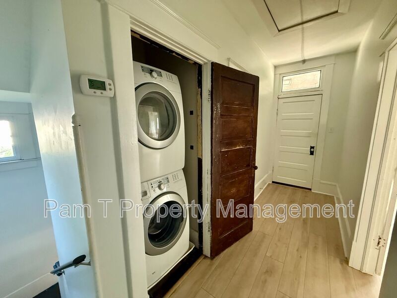 3 bedroom downtown house property image