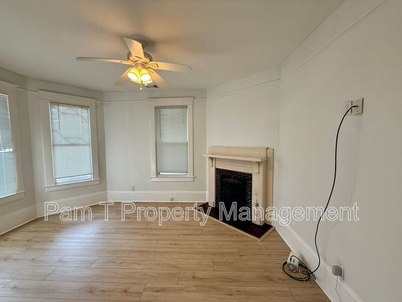 3 bedroom downtown house property image