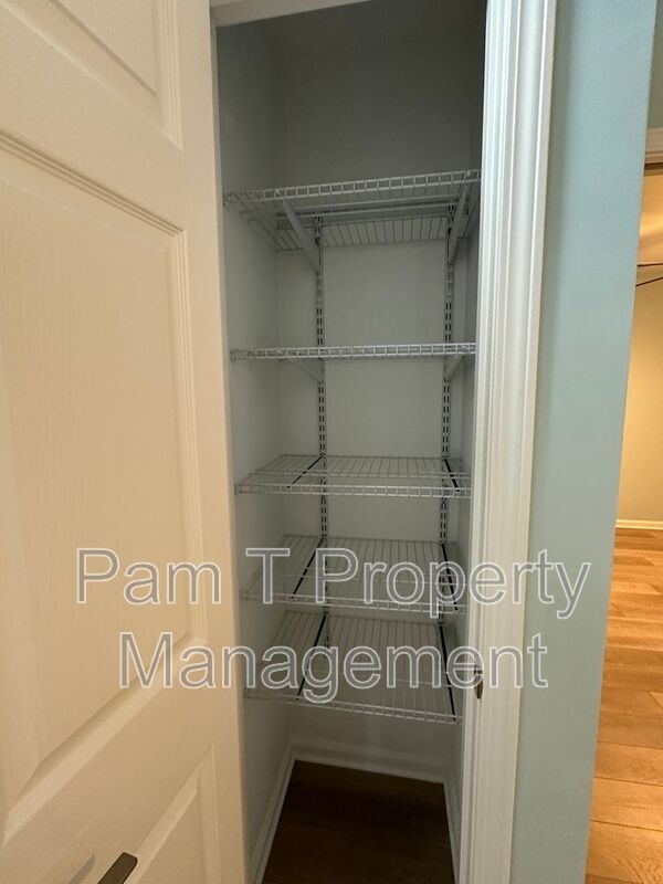 4 bedroom midtown home property image