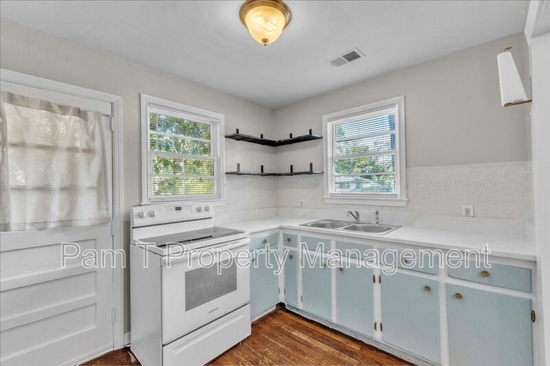 Charming 3-Bedroom Home on a Corner Lot in Beautiful Savannah, GA property image