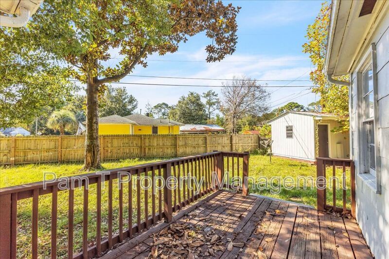 Charming 3-Bedroom Home on a Corner Lot in Beautiful Savannah, GA property image