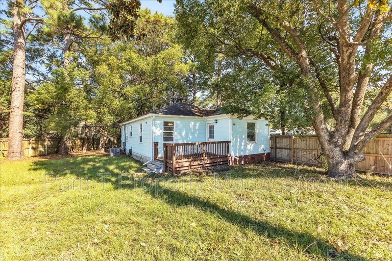 Charming 3-Bedroom Home on a Corner Lot in Beautiful Savannah, GA property image