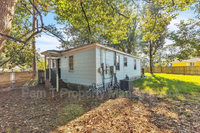 Charming 3-Bedroom Home on a Corner Lot in Beautiful Savannah, GA property image