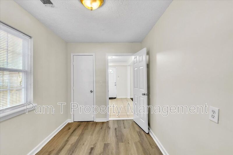 Convenient Midtown 3 bedroom home property image