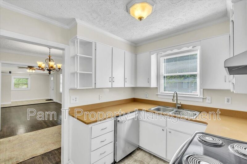 Convenient Midtown 3 bedroom home property image