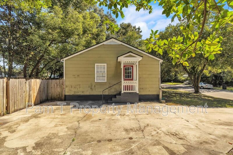 Convenient Midtown 3 bedroom home property image