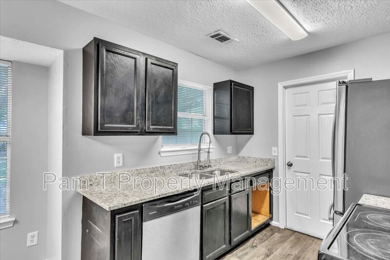 Southside two story 3 bedroom house property image