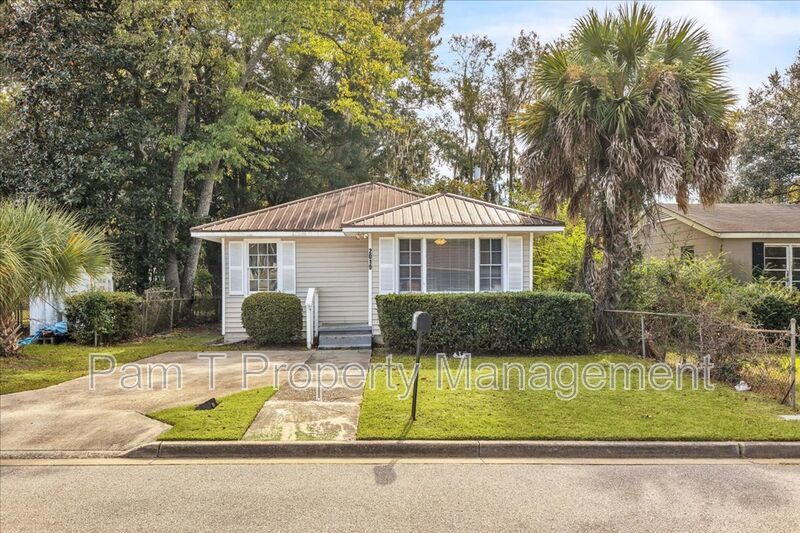 Charming 3-Bed / 2-Bath Home in Savannah property image