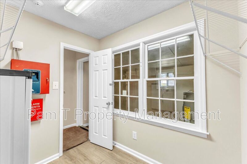 Charming 3-Bed / 2-Bath Home in Savannah property image