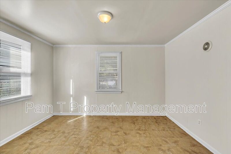 3 bedroom house minutes away from Daffin Park property image