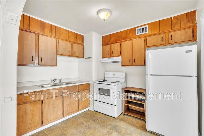 3 bedroom house minutes away from Daffin Park property image