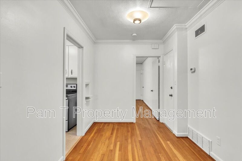 Upstairs one bedroom near Daffin Park property image