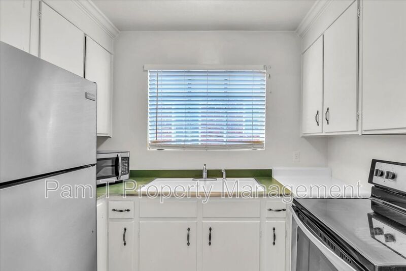 Upstairs one bedroom near Daffin Park property image