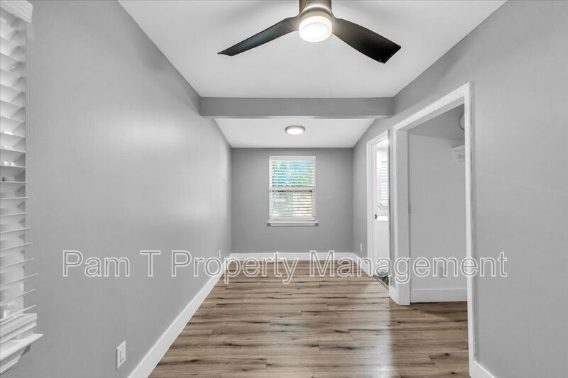 3 bedroom home with mother-in-law apartment in back property image