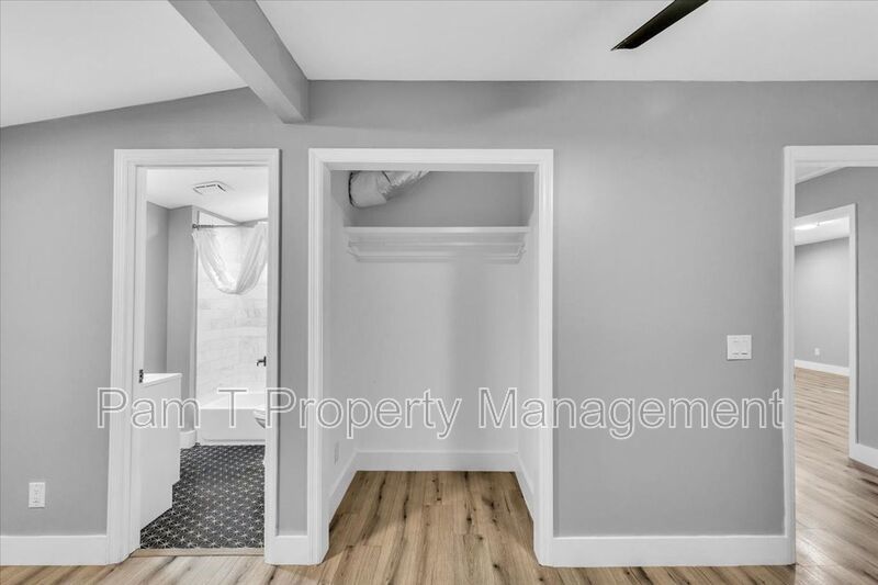 3 bedroom home with mother-in-law apartment in back property image