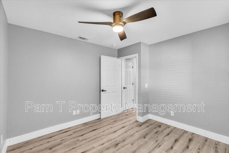 3 bedroom home with mother-in-law apartment in back property image