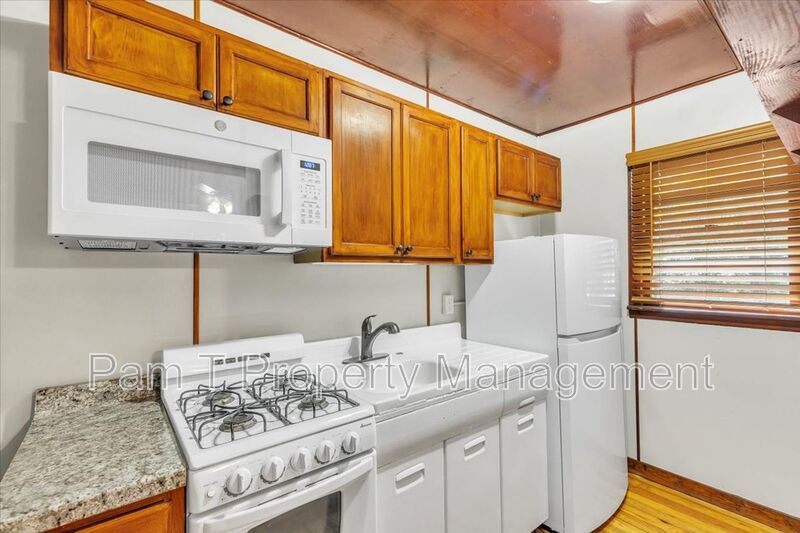 1 bedroom off of Ferguson property image