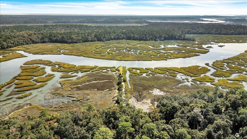 1 bedroom off of Ferguson property image