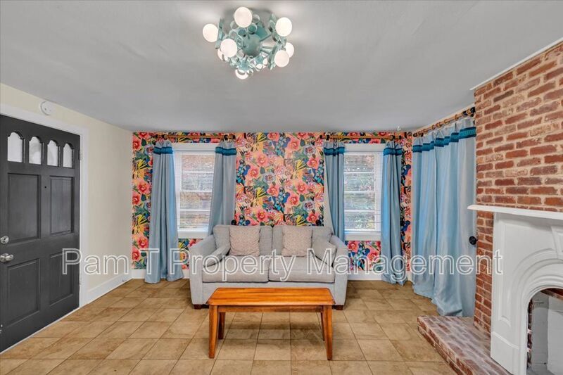 Beautiful one bedroom condo on Pulaski Square property image