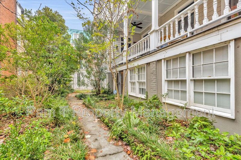 Beautiful one bedroom condo on Pulaski Square property image