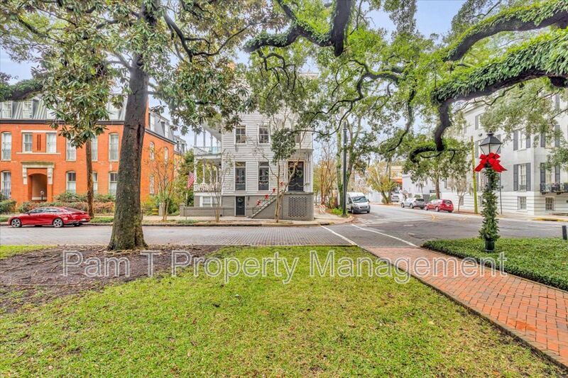 Beautiful one bedroom condo on Pulaski Square property image