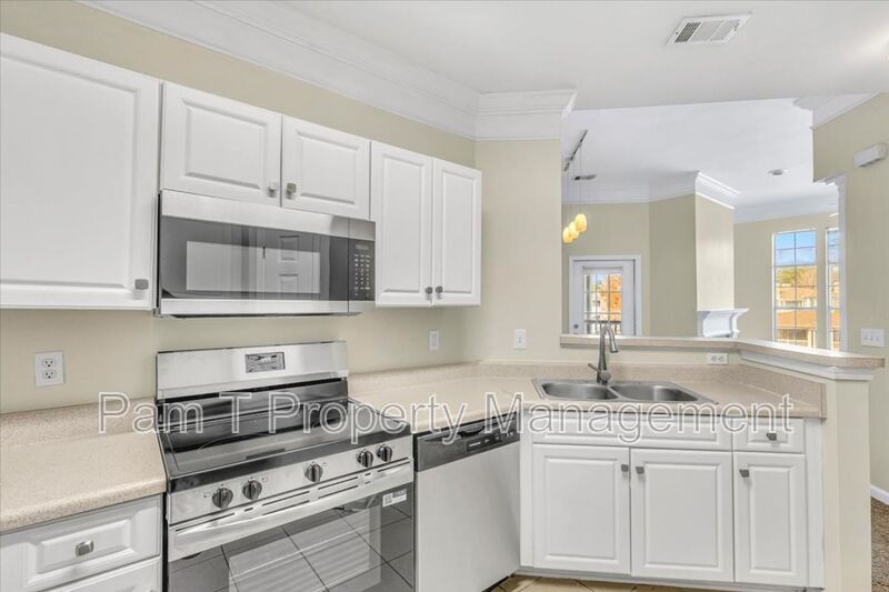 Beautiful 2 bedroom condo on Wilmington Island property image