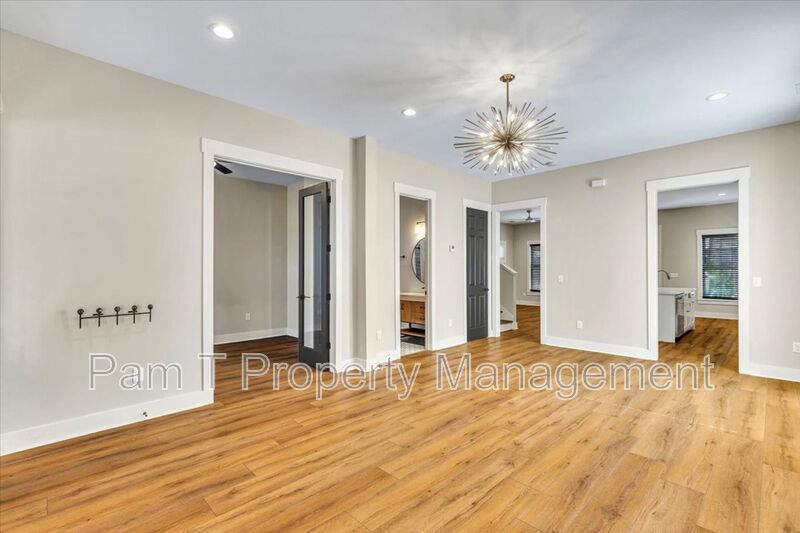 Downtown 4 bedroom home property image