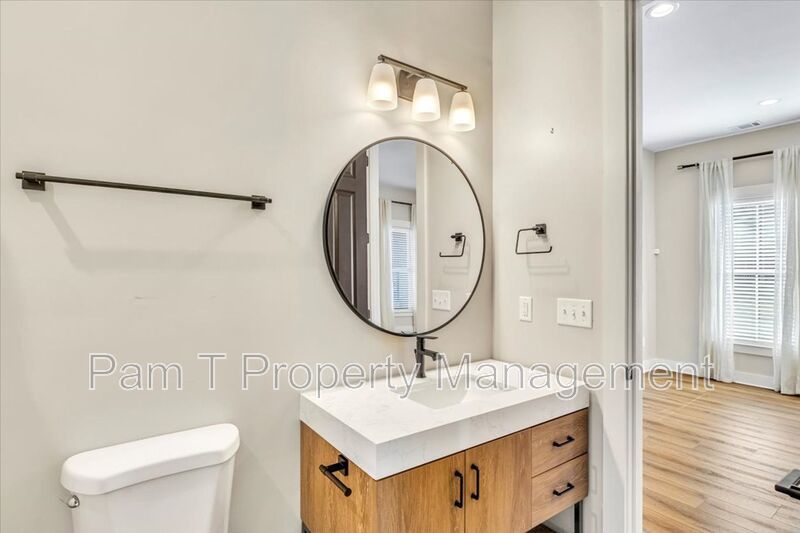 Downtown 4 bedroom home property image