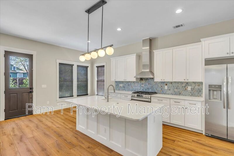 Downtown 4 bedroom home property image