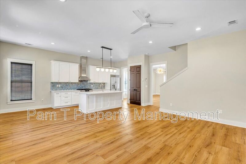 Downtown 4 bedroom home property image