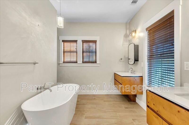 Downtown 4 bedroom home property image