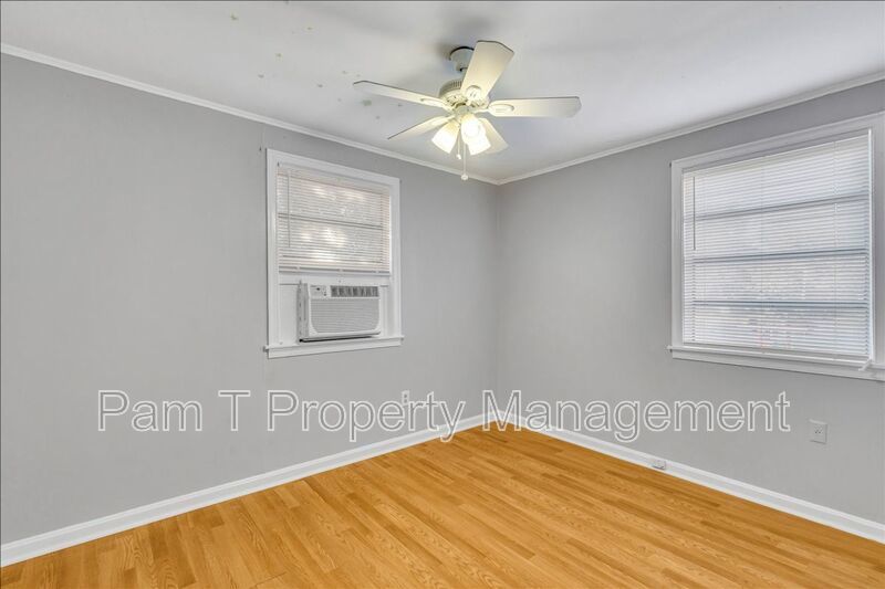 Bright & Freshly Updated 2-Bedroom Upstairs Unit property image
