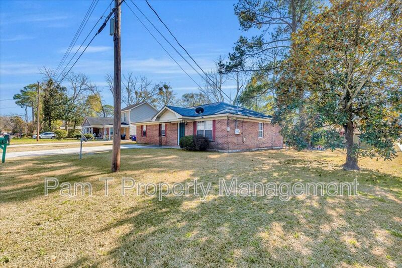 3 bedroom home in Liberty City property image