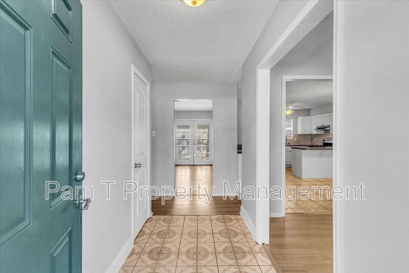 3 bedroom home in Liberty City property image