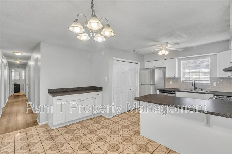 3 bedroom home in Liberty City property image