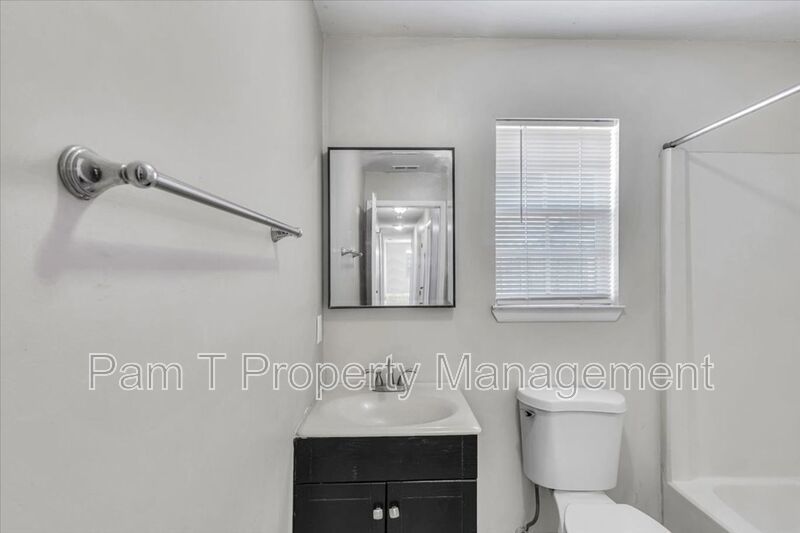 3 bedroom home in Liberty City property image